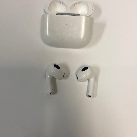 Apple AirPods gen with Charging Case